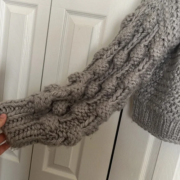 Heavy chunky knit cropped grey sweater - Picture 3 of 5